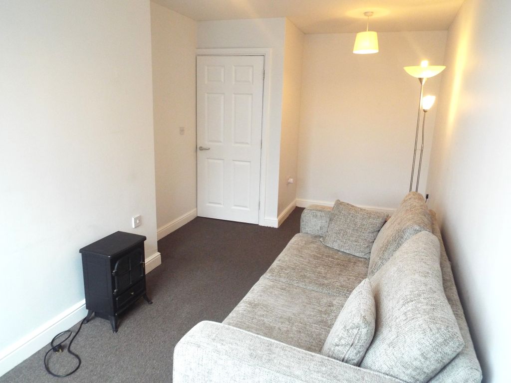 2 bed flat for sale in Apartment, 3, 1 Clough Road HU6, £70,000
