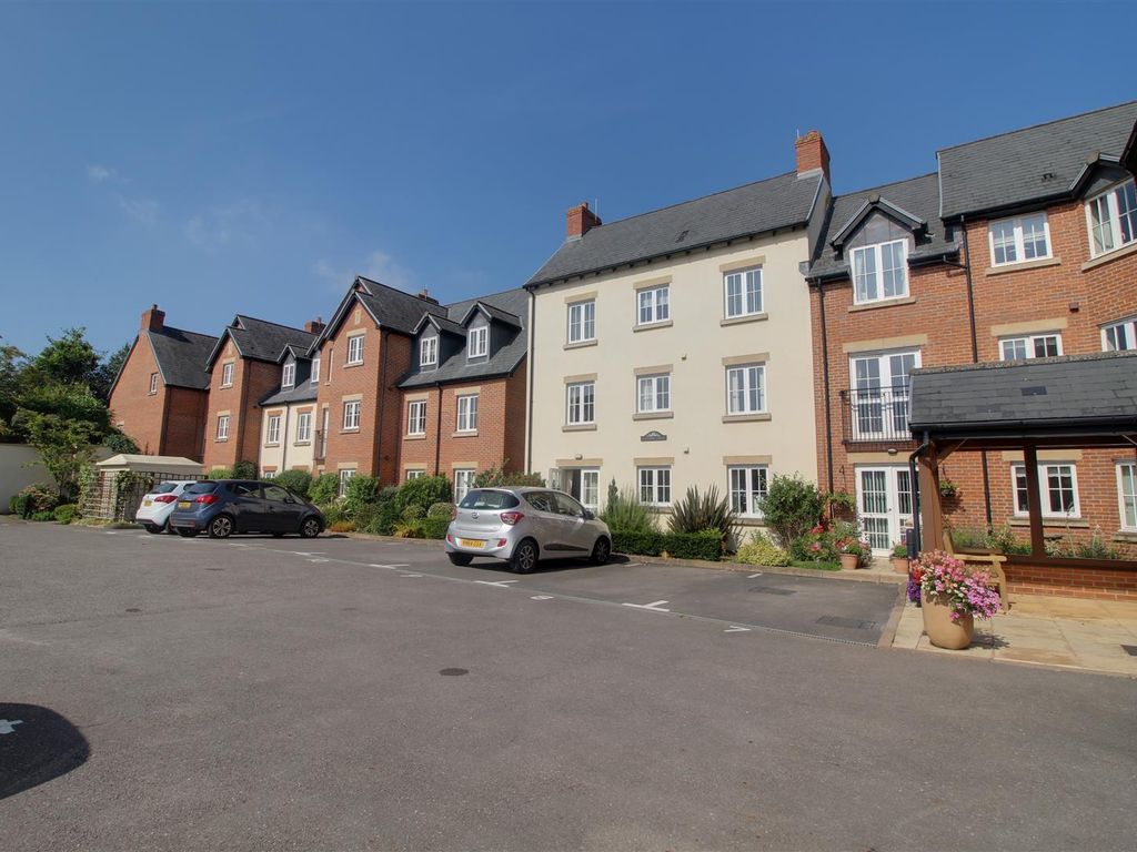 2 bed flat for sale in Daffodil Court, Newent GL18, £157,500