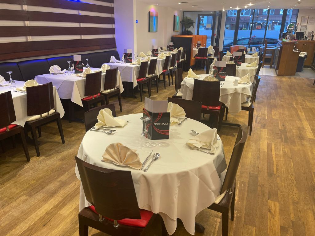 Restaurant/cafe for sale in Main Road, Romford RM2, £165,000