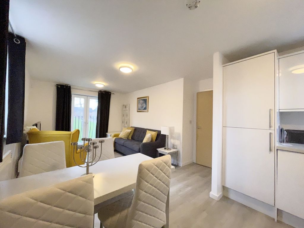 2 bed flat for sale in Malsbury Avenue, Scraptoft LE7, £154,950