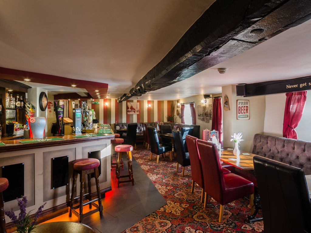 Pub/bar for sale in North Street, Lincoln LN4, £350,000