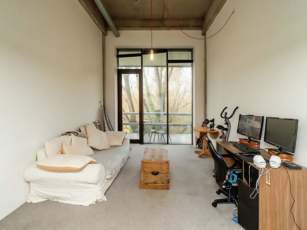 1 bed flat for sale in Lake Shore Drive, Bishopsworth, Bristol BS13, £130,000