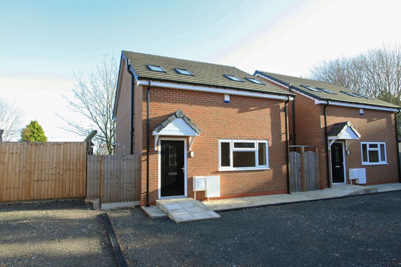 2 bed detached house for sale in New Road, Madeley, Telford TF7, £225,000