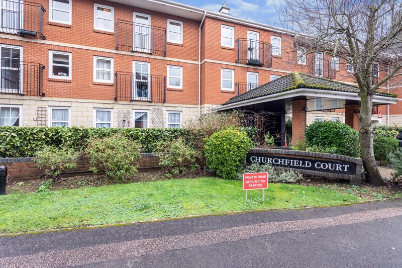 1 bed flat for sale in Churchfield Court, Reigate RH2, £128,000