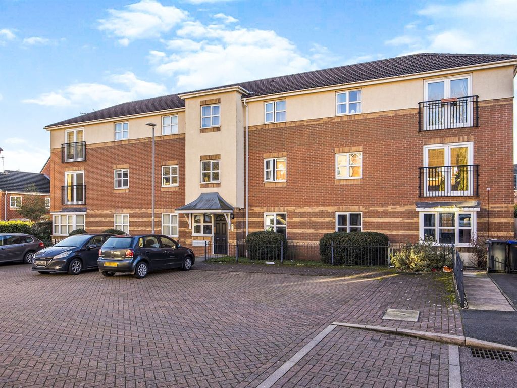 2 bed flat for sale in Pagett Close, Hucknall, Nottingham NG15, £115,000