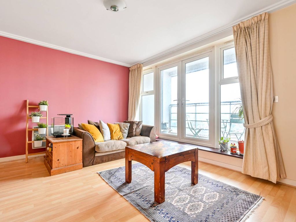 1 bed flat for sale in Centrium, Woking GU22, £250,000