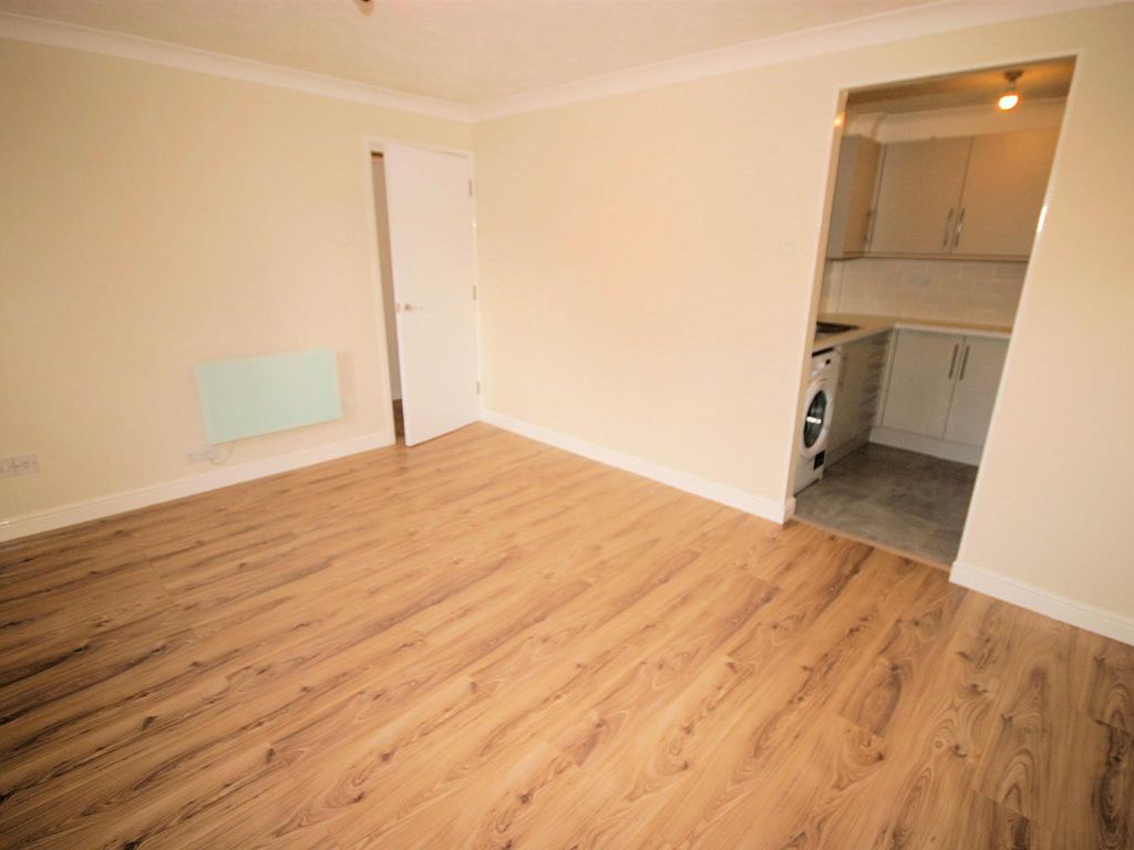 1 bed flat for sale in Windsor Street, Luton LU1, £145,000