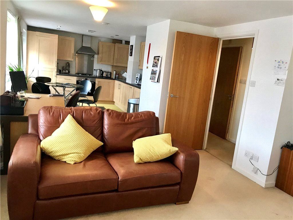 2 bed flat for sale in Station Road, Kenilworth, Warwickshire CV8, £230,000