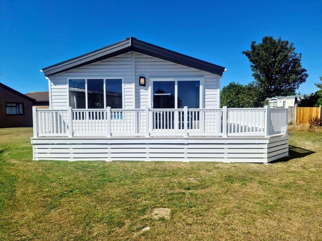 3 bed mobile/park home for sale in Reach Road, St. Margarets-At-Cliffe, Dover CT15, £90,000