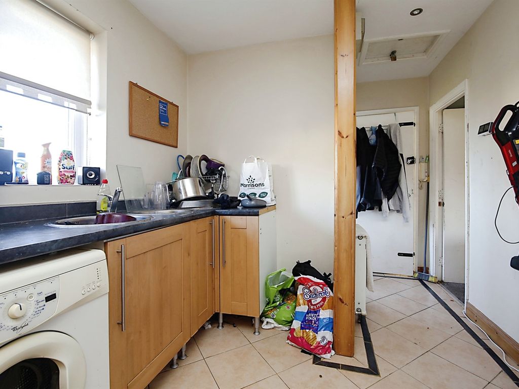 2 bed flat for sale in Wynyard Mews, Hartlepool TS25, £30,000