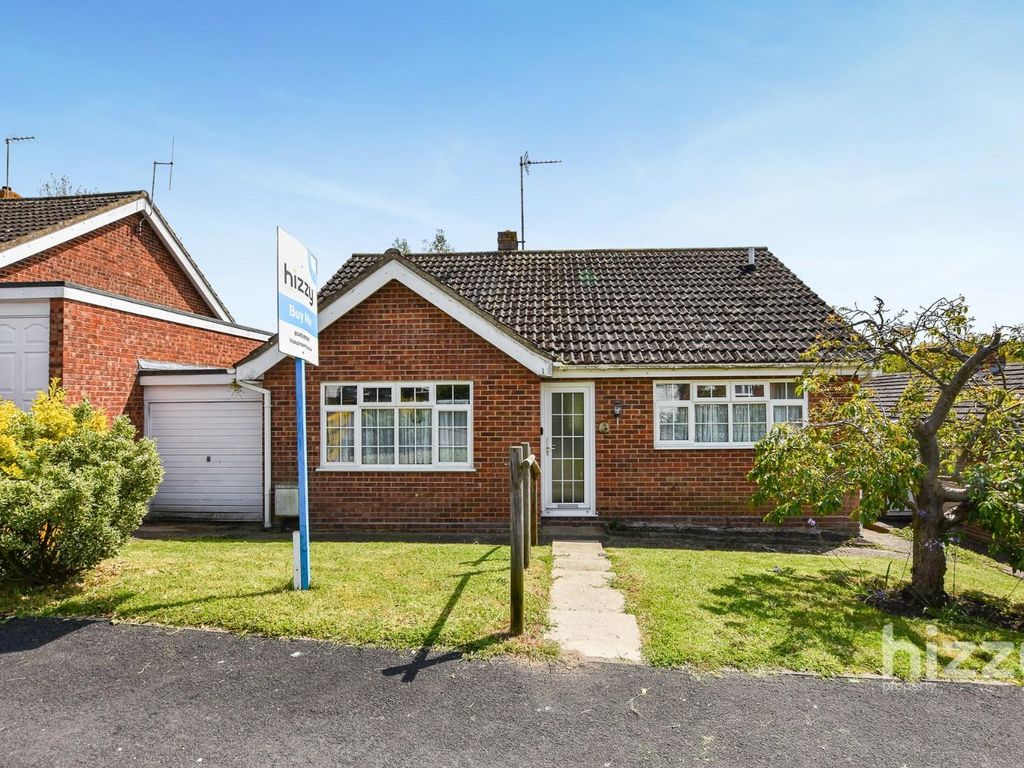 2 bed detached bungalow for sale in Woodthorpe Close, Hadleigh, Ipswich IP7, £307,500