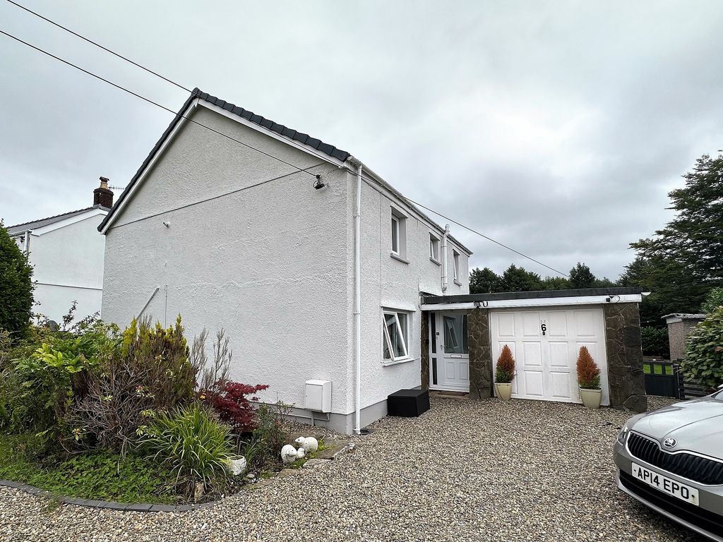 4 bed detached house for sale in Tan Y Waun, Penrhos, Ystradgynlais, Swansea. SA9, £295,000
