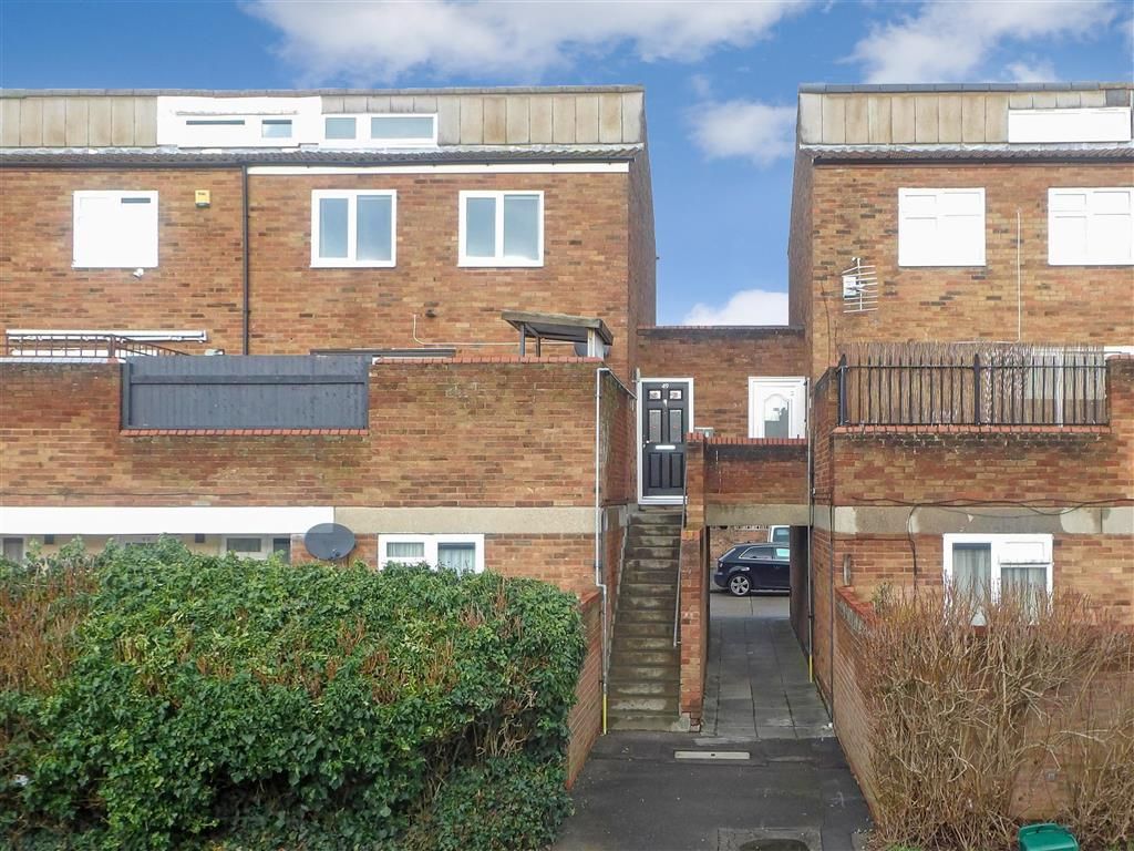 2 bed maisonette for sale in Steeplehall, Basildon, Essex SS13, Sale by tender