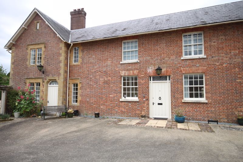 2 bed flat for sale in The Stables, Puddletown DT2, £275,000