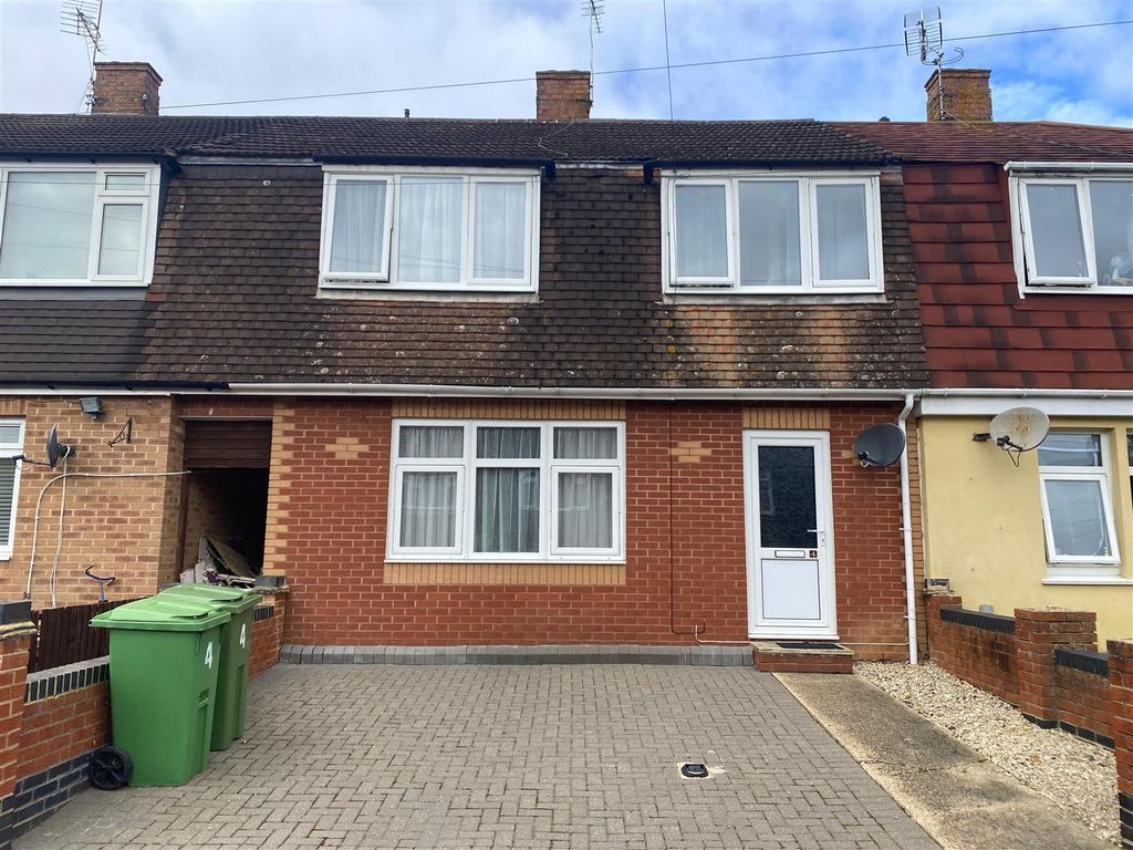 3 bed terraced house for sale in Lancaster Road, Priors Park, Tewkesbury GL20, £195,000