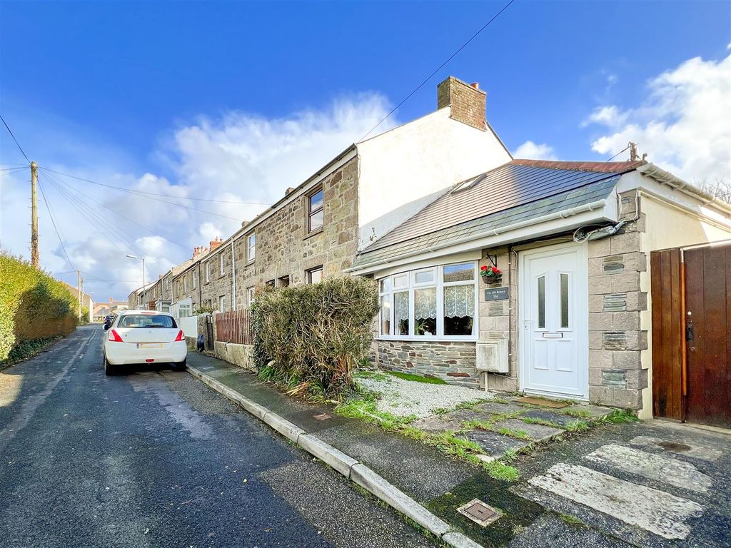 1 bed bungalow for sale in Prospect Place, Helston TR13, £195,000