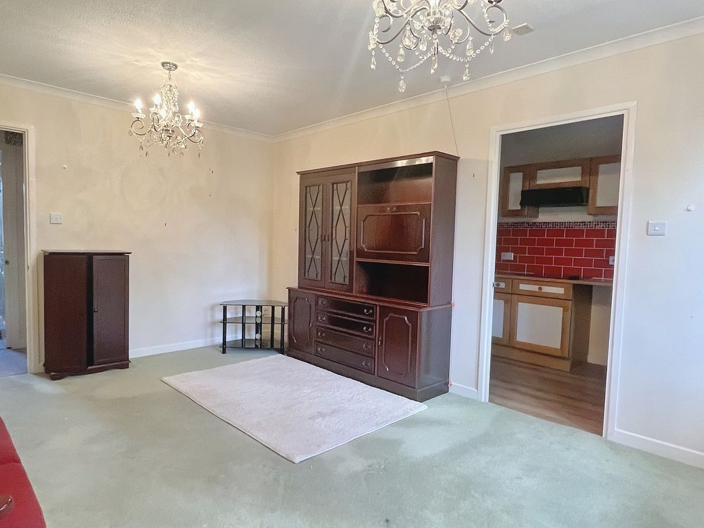 2 bed flat for sale in Woodborough Road, Winscombe, North Somerset. BS25, £165,000