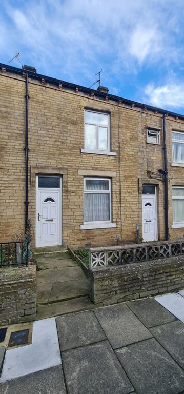 2 bed terraced house for sale in Aberdeen Place, Bradford, West Yorkshire BD7, £83,000