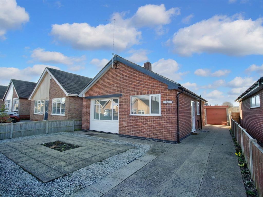 2 bed detached bungalow for sale in Orchard Drive, Calverton, Nottingham NG14, £265,000