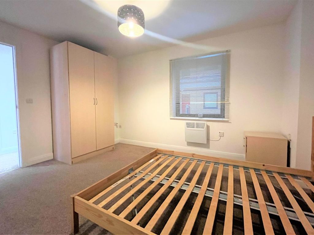 2 bed flat for sale in Benson Street, Liverpool L1, £155,000
