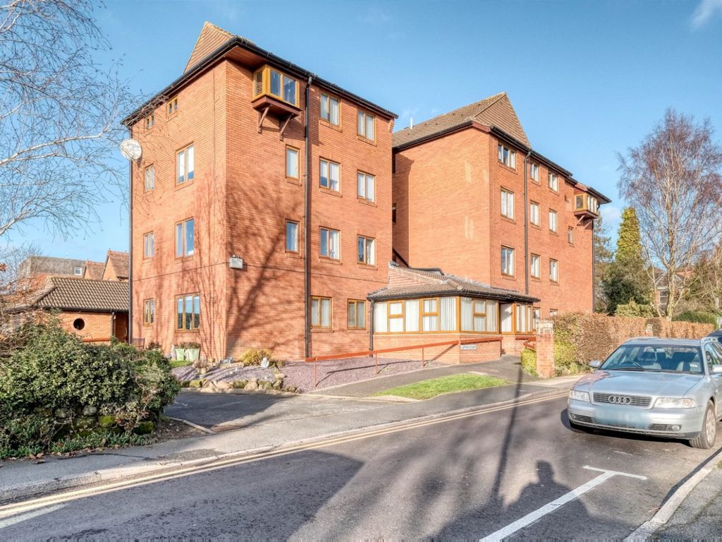 2 bed flat for sale in Lupton Court, The Crescent, Bromsgrove B60, £100,000