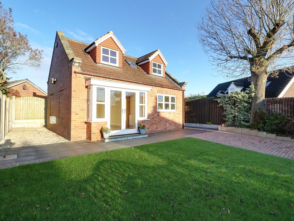 1 bed detached house for sale in Commonside, Westwoodside, Doncaster DN9, £190,000