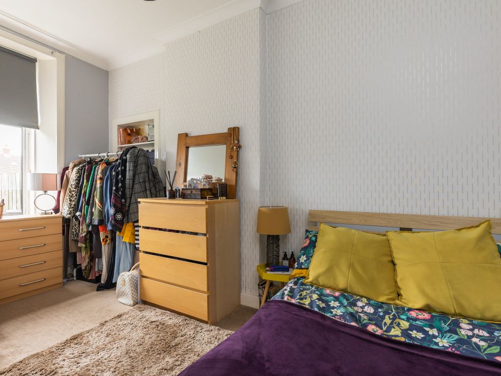 1 bed flat for sale in 90 Eldindean Road, Bonnyrigg EH19, £135,000