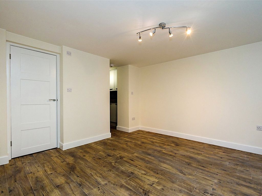 1 bed flat for sale in Church Road, Guildford, Surrey GU1, £179,000