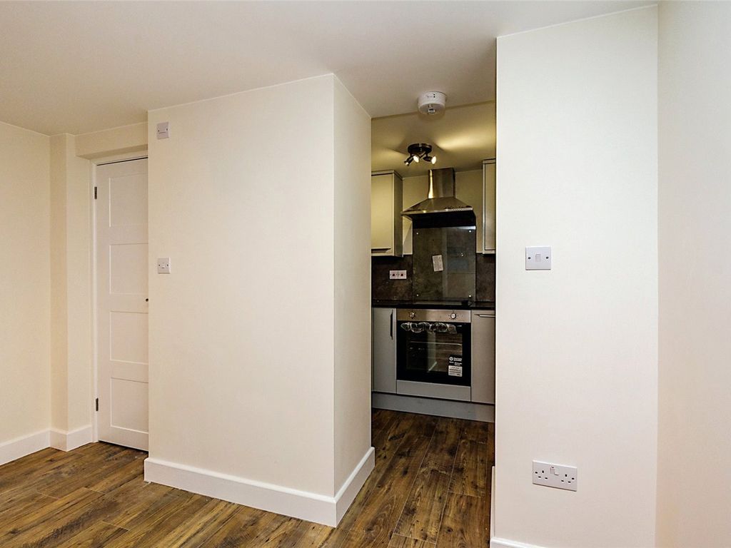 1 bed flat for sale in Church Road, Guildford, Surrey GU1, £179,000