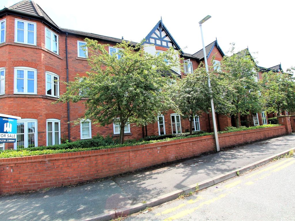 2 bed flat for sale in Hastings Road, Nantwich, Cheshire CW5, £140,000