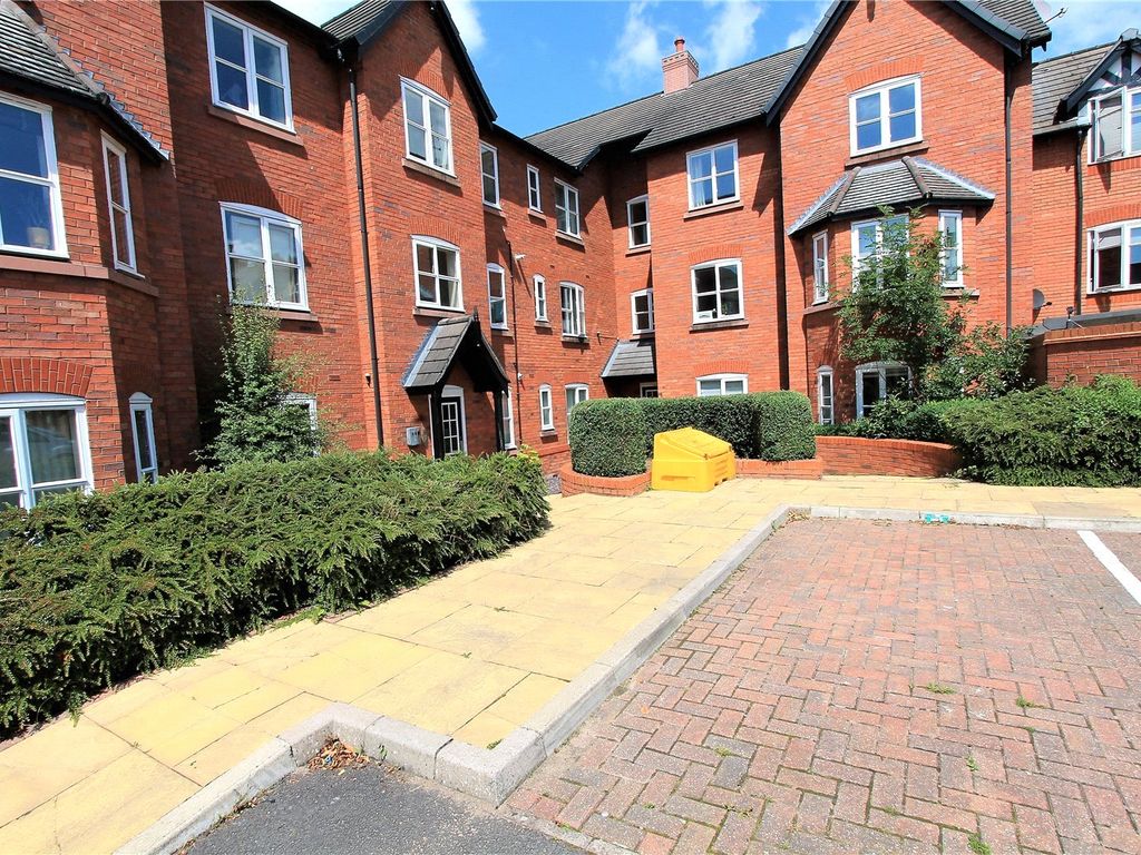 2 bed flat for sale in Hastings Road, Nantwich, Cheshire CW5, £140,000