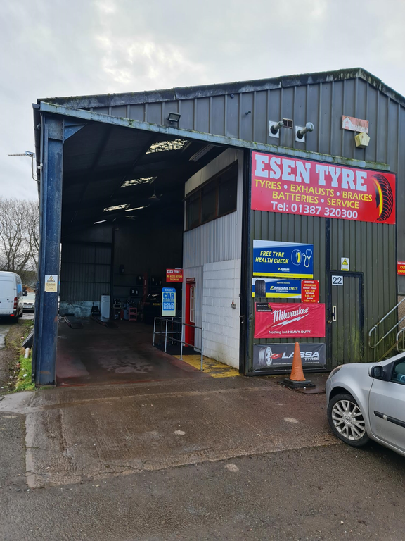 Commercial property for sale in Tyre Shop And Garage DG1, Dumfries, £100,000