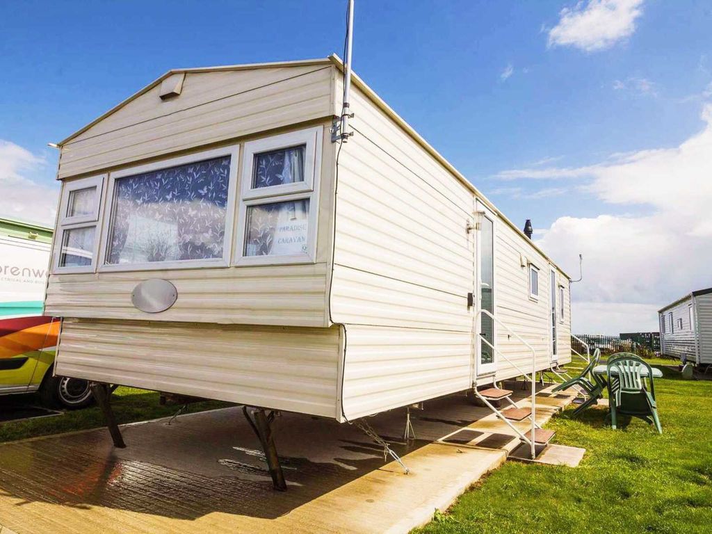 3 bed mobile/park home for sale in Deta Sunset 2014, Clacton On Sea CO15, £19,999