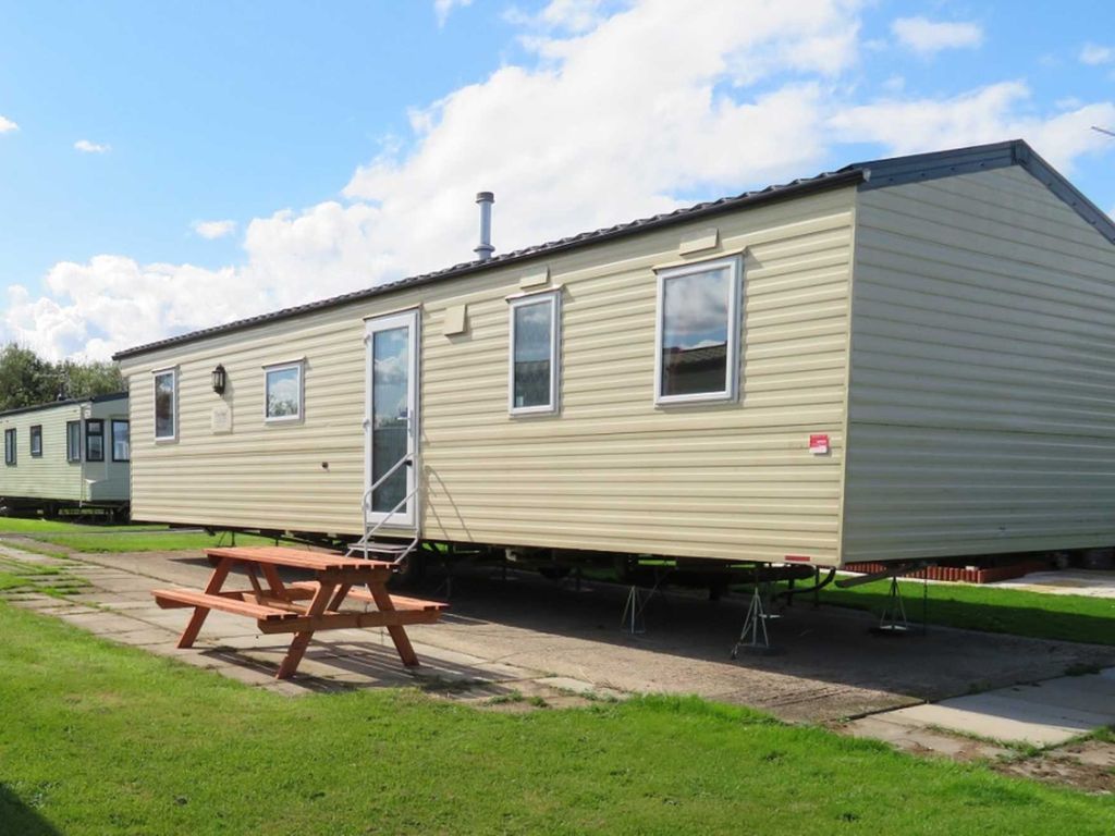3 bed mobile/park home for sale in Mill Lane, Skipsea, Driffield YO25, £18,750
