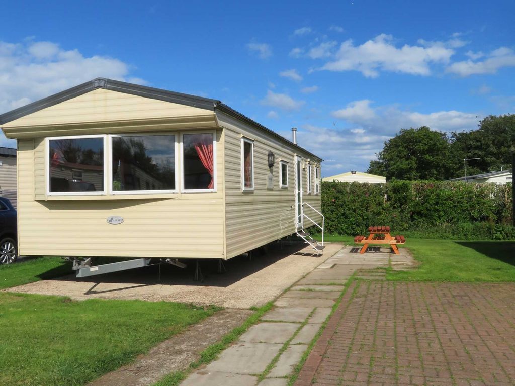 3 bed mobile/park home for sale in Mill Lane, Skipsea, Driffield YO25, £18,750
