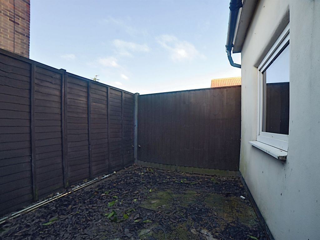 3 bed semi-detached bungalow for sale in Leys Lane, Attleborough NR17, £160,000