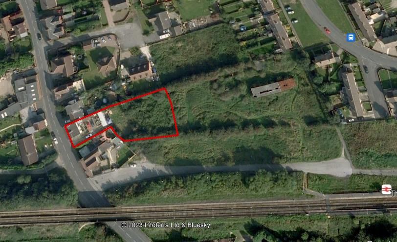 Land for sale in South End, Thorne, Doncaster DN8, £299,995