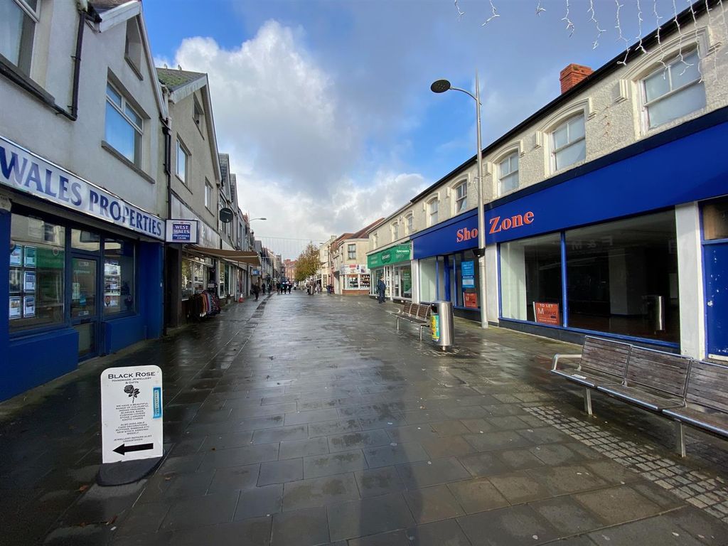 Retail premises for sale in Quay Street, Ammanford SA18, £169,500