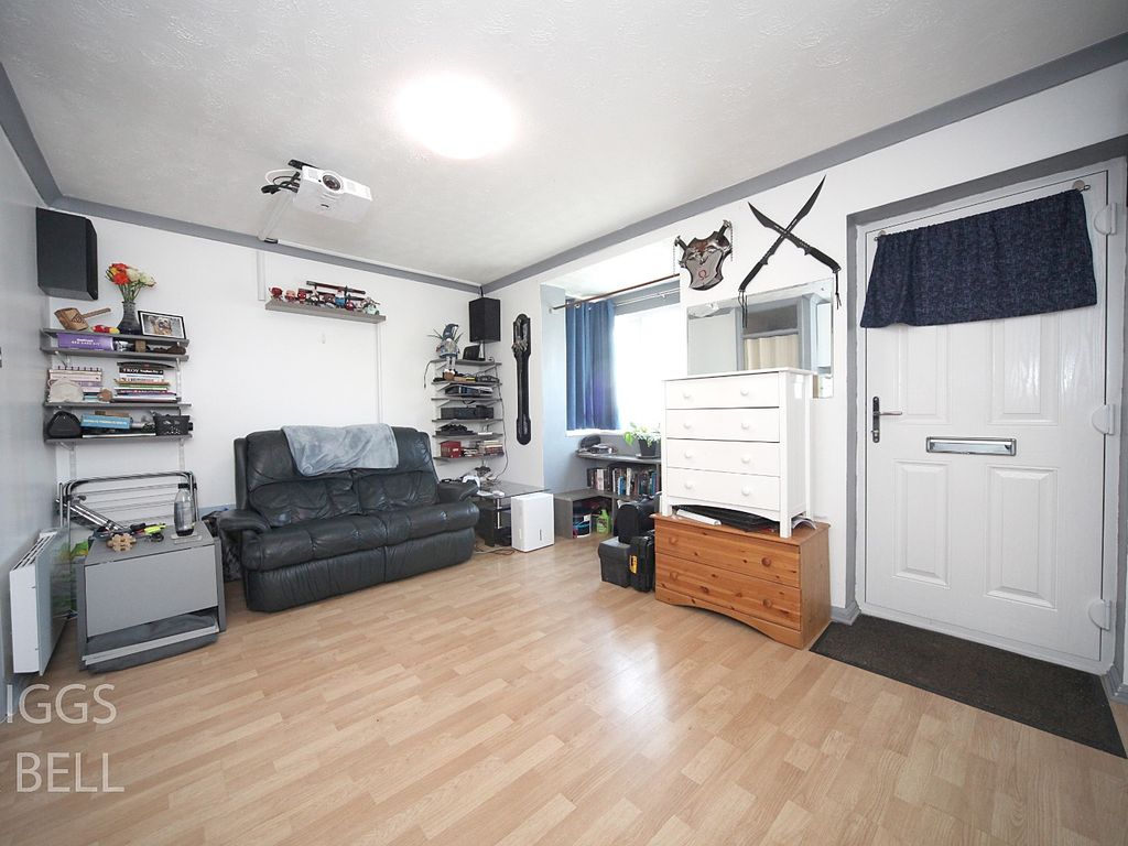 1 bed flat for sale in Mistletoe Hill, Luton, Bedfordshire LU2, £150,000