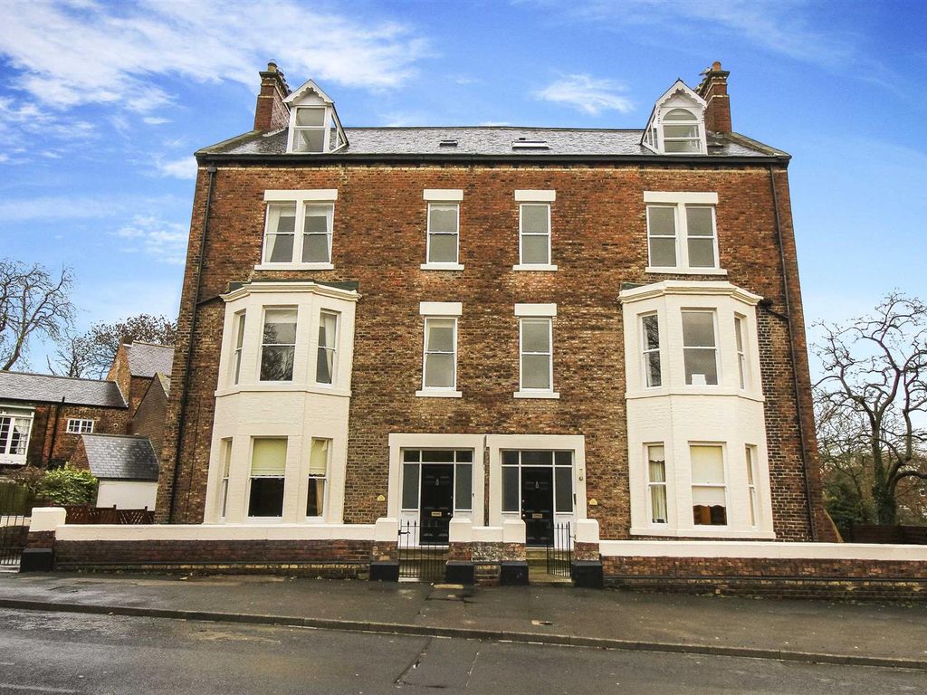 3 bed flat for sale in Dene House, The Green, Wallsend NE28, £140,000