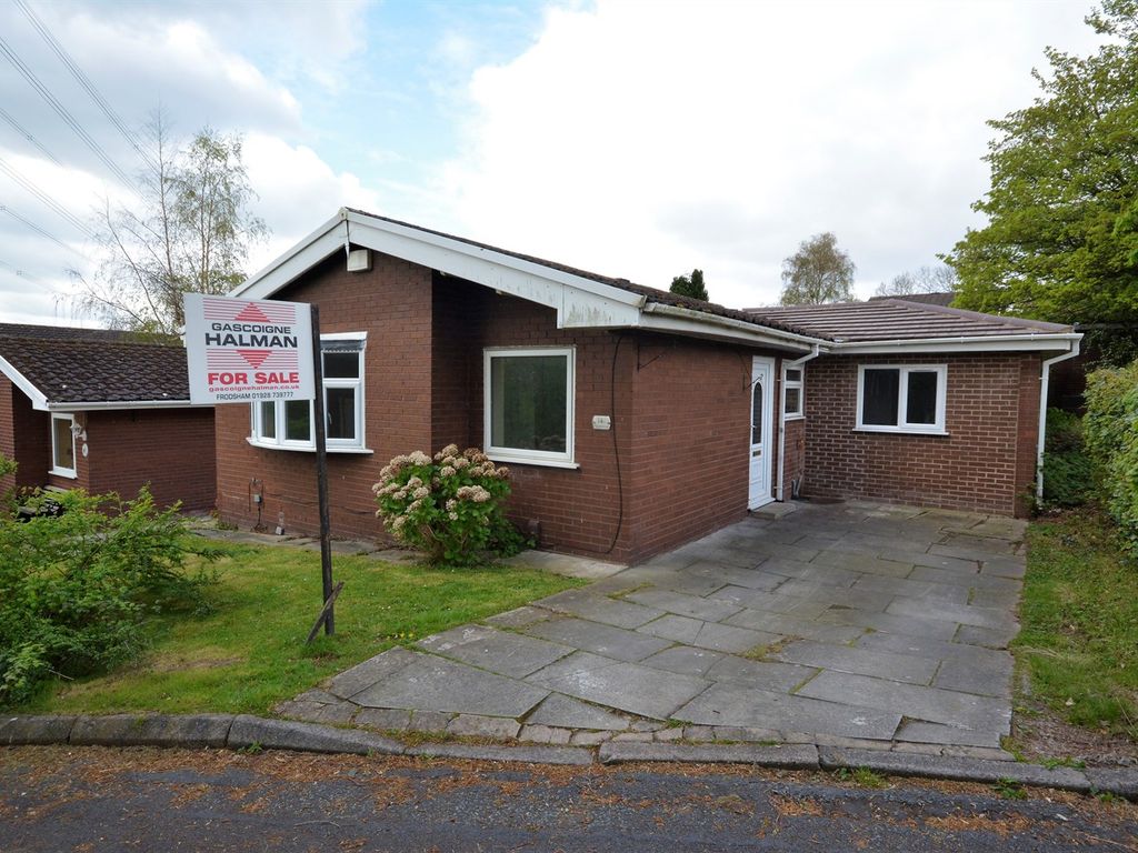3 bed detached bungalow for sale in Pippits Row, Beechwood, Runcorn WA7, £165,000