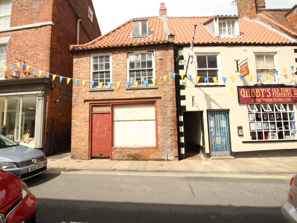 1 bed terraced house for sale in High Street, Bridlington, East Yorkshire YO16, £90,000