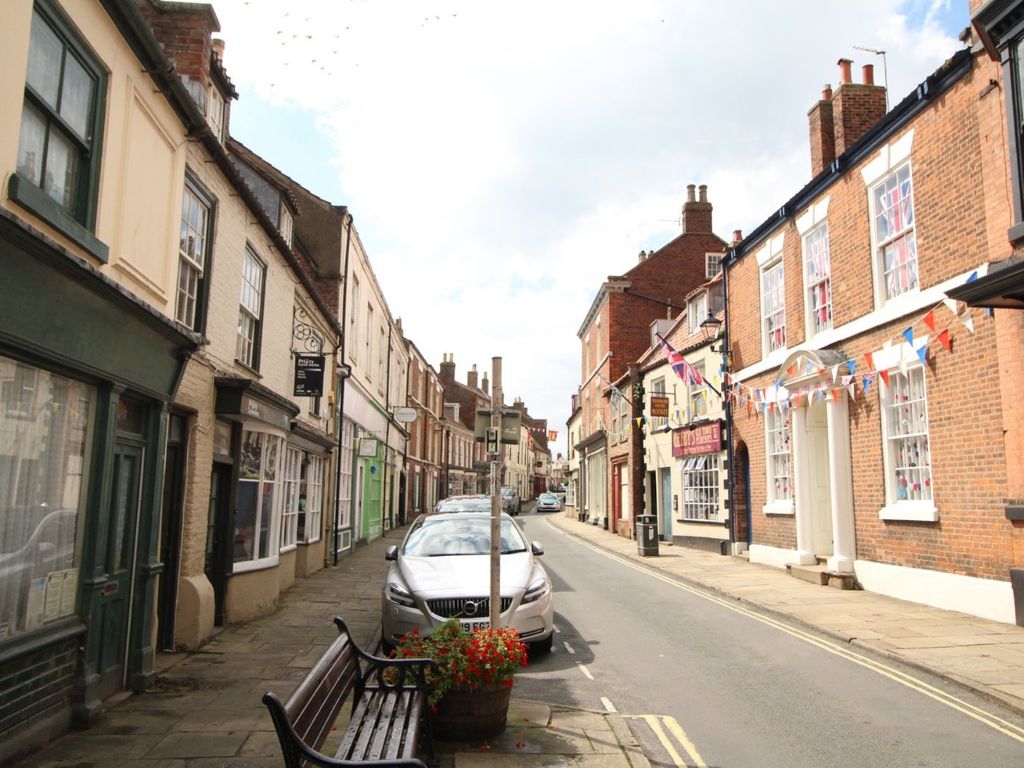 1 bed terraced house for sale in High Street, Bridlington, East Yorkshire YO16, £90,000