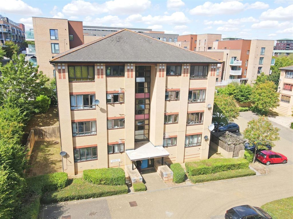 2 bed flat for sale in Columbia Place, Campbell Park, Milton Keynes MK9, £180,000