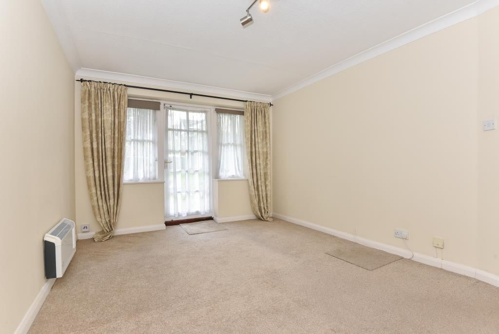 1 bed flat for sale in High Wycombe, Buckinghamshire HP11, £170,000