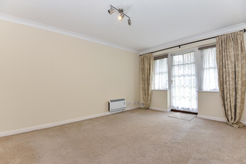 1 bed flat for sale in High Wycombe, Buckinghamshire HP11, £170,000