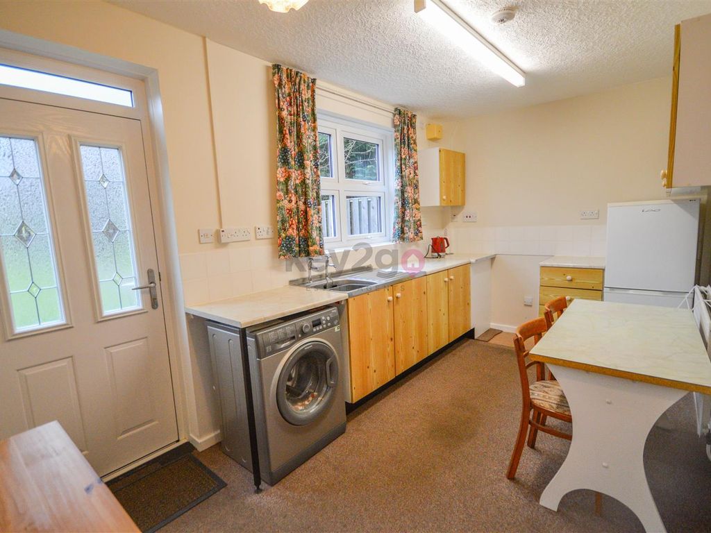 2 bed end terrace house for sale in Leonard Close, Sheffield S2, £125,000