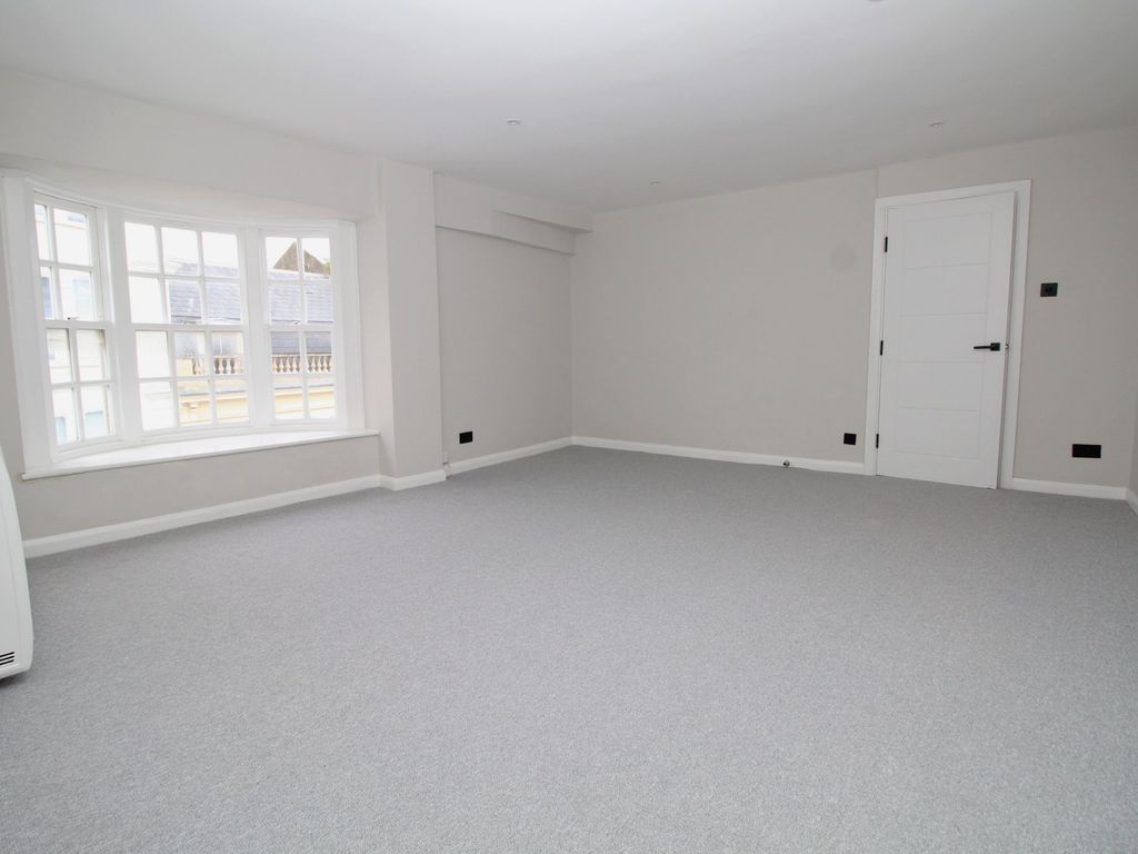 2 bed flat for sale in Bartholomews, Brighton BN1, £325,000