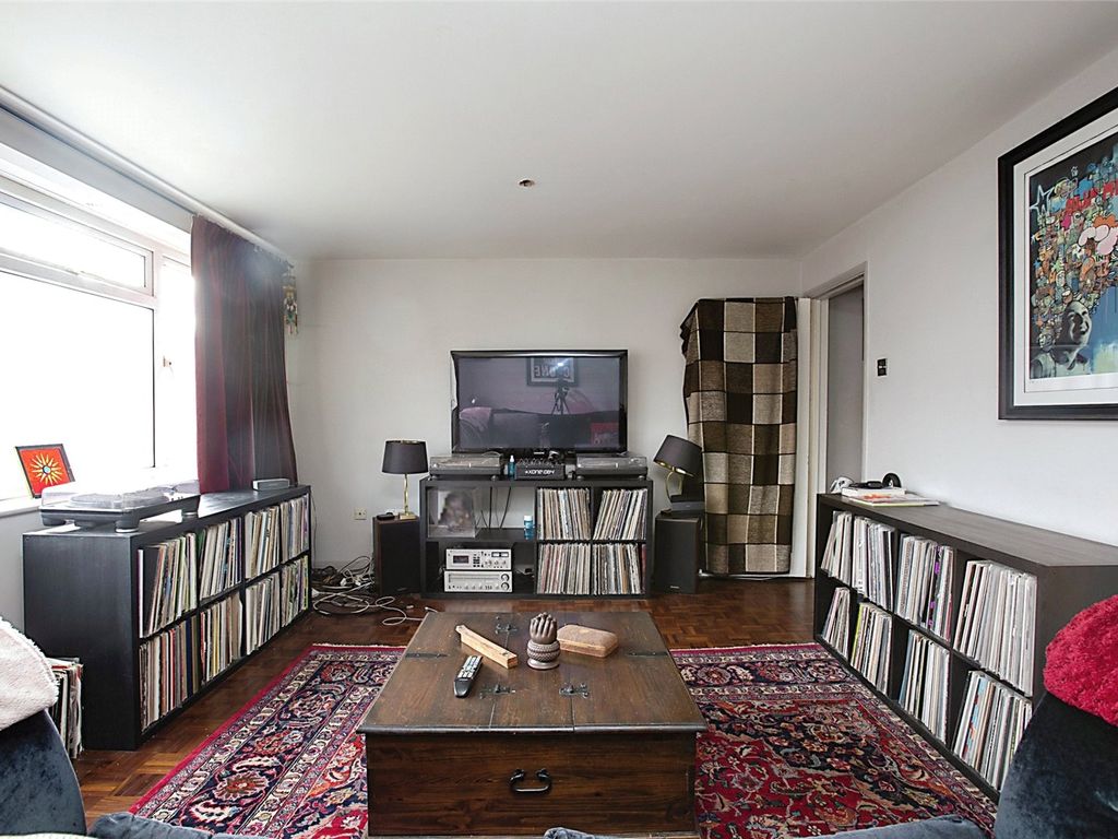 2 bed flat for sale in St. Margarets Road, London E12, £329,995