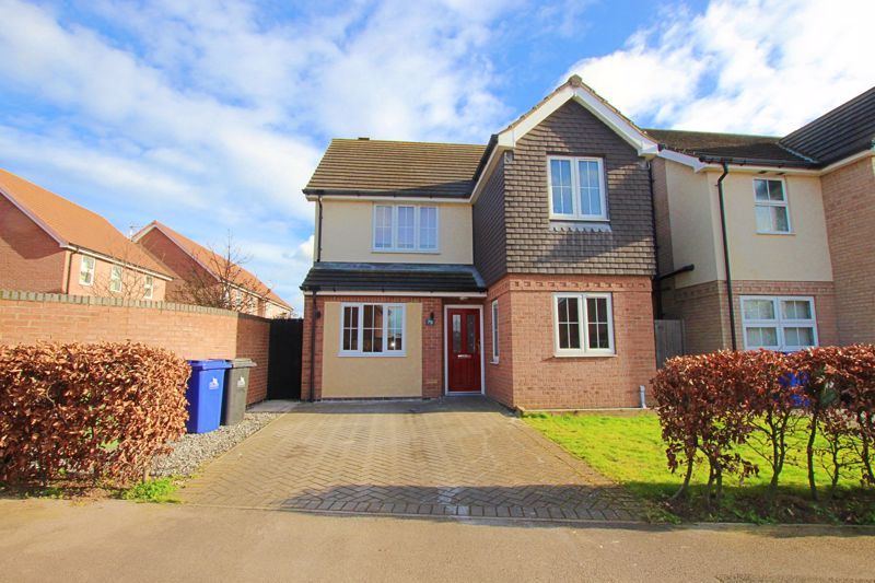 3 bed detached house for sale in Brocklesby Avenue, Immingham DN40, £220,000